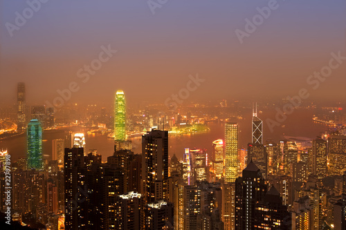 Hongkong bei Nacht © imageteam