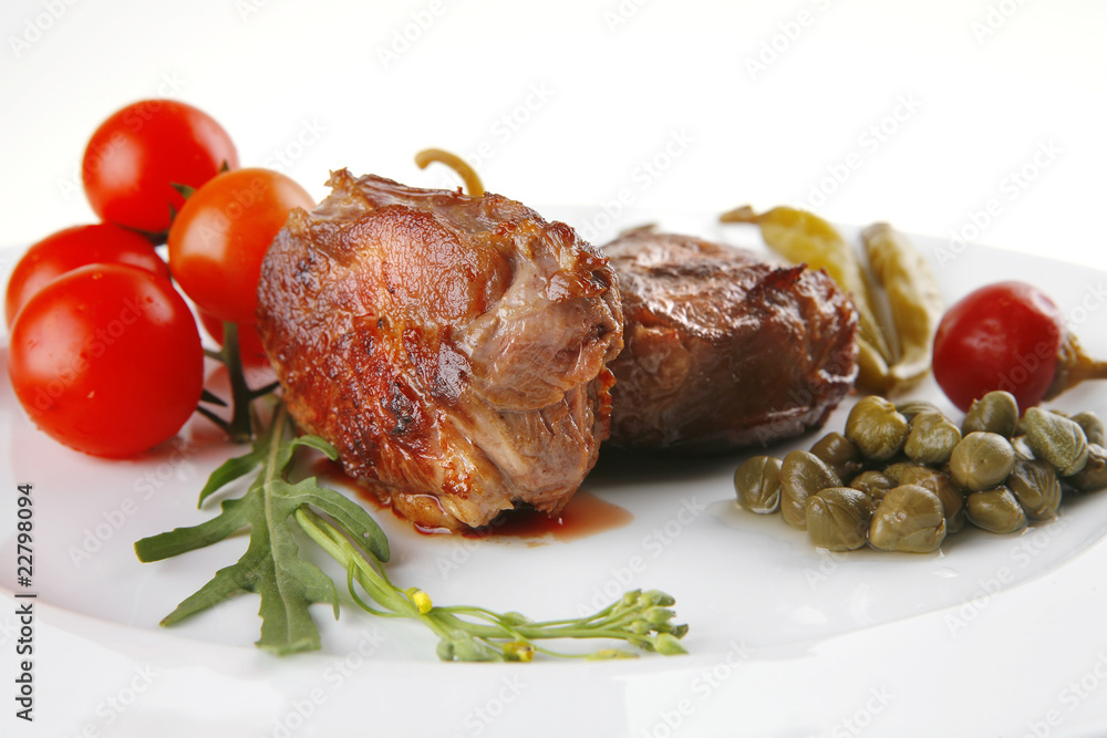 roast meat medallion with cherry tomatoes roast meat medallion with cherry tomatoes