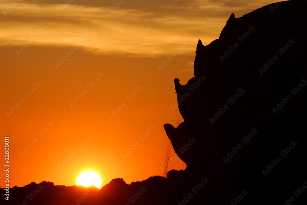 Braunkohlebagger im Sonnenuntergang