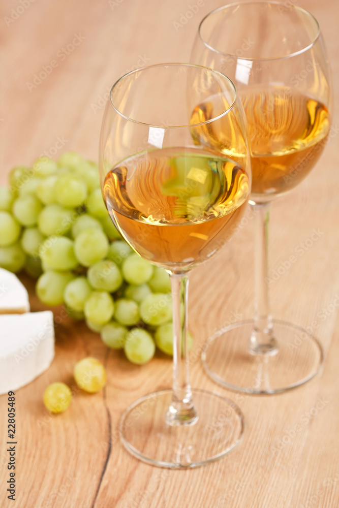 Still-life with bunch of grapes and white wine Still-life with bunch of grapes and white wine