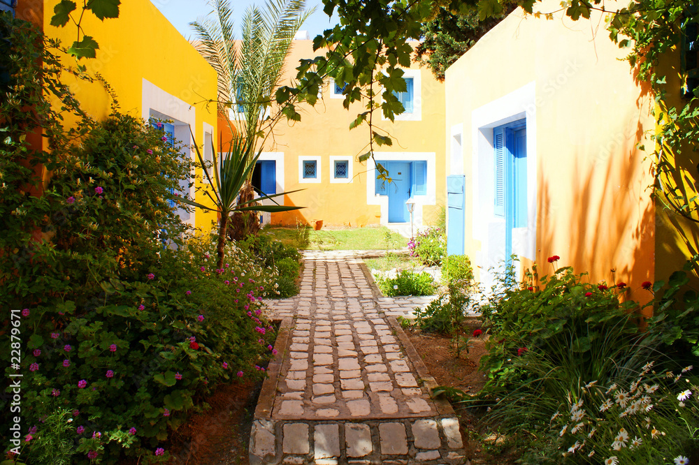 Fototapeta premium cour et jardin