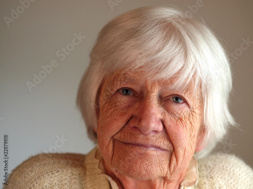 Cuadro en lienzo Seniorin