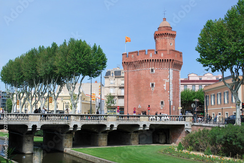 Tableau sur toile Le Castillet dans Perpignan