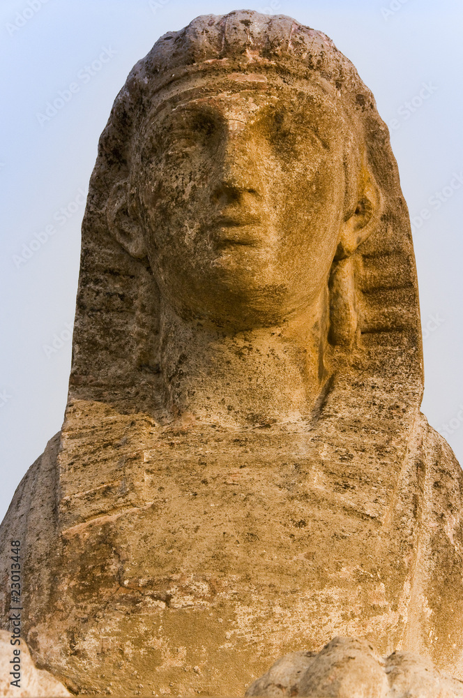 Fototapeta premium Les deux sphinx de Nouvion-en-Ponthieu