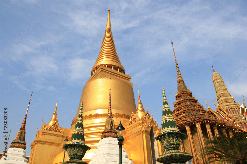 Fototapeta premium Golden Pagoda, Thailand