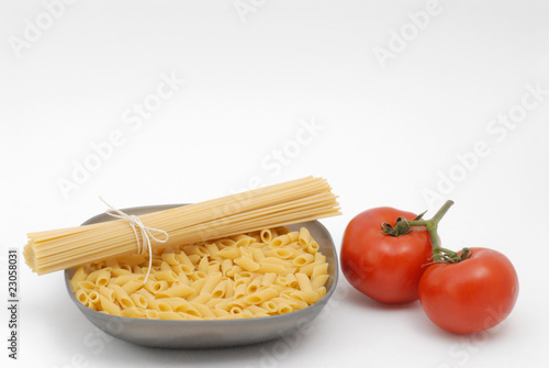 pasta e pomodori photo