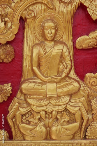 buddhist art on door of temple, Na Kha, Wapipatum, Mahasarakam