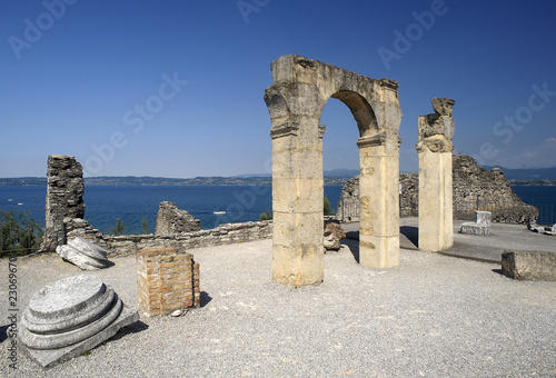 grotte di Catullo photo