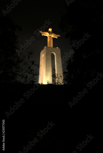 Cristo Rei at night