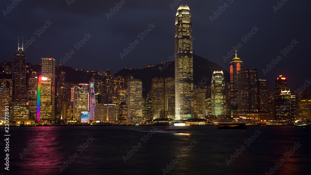 Obraz premium Nachtaufnahme von Hong Kong