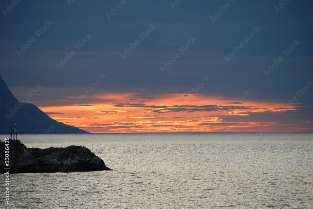 Sonnenuntergang am Polarmeer