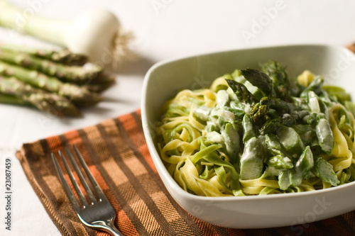 Pasta with asparagus