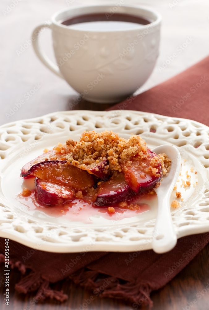 plum crumble plum crumble