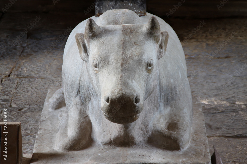Naklejka premium cow statue in Prasat Khao Panom Rung, Buriram