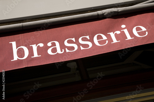 Brasserie Sign, Paris, France © kevers