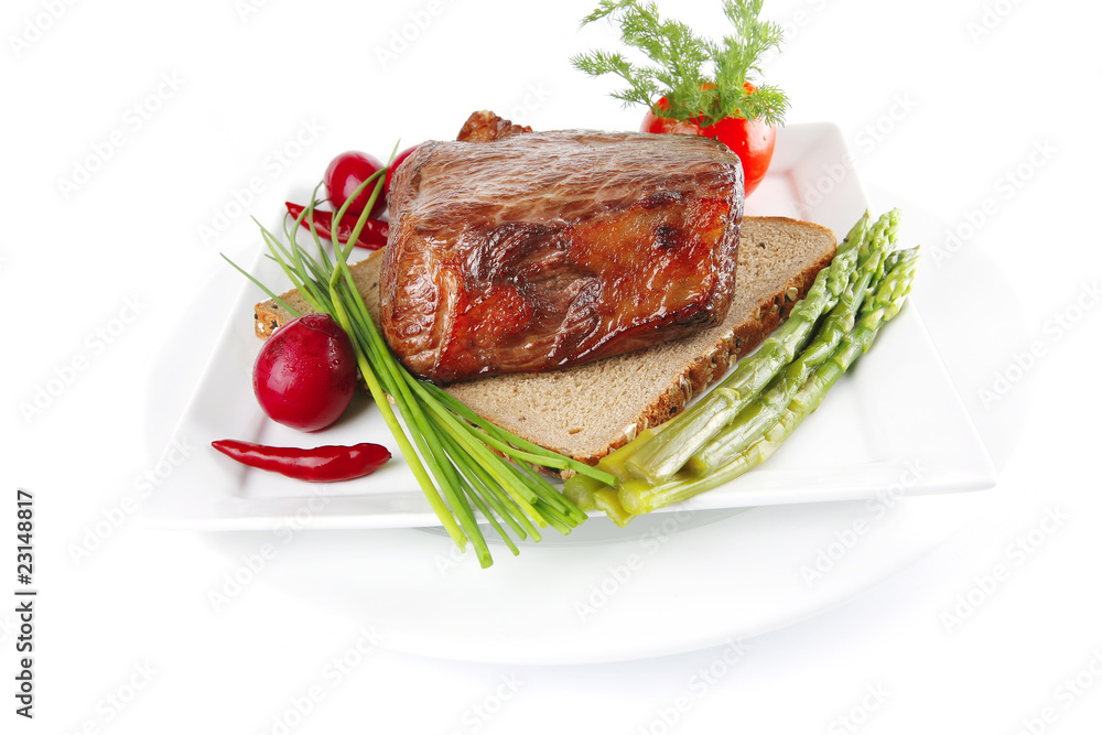 red meat on bread with vegetables red meat on bread with vegetables