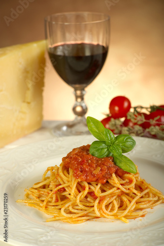spaghetti with tomato - spaghetti al pomodoro
