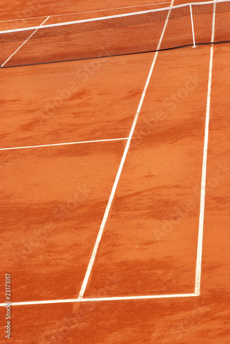 Image of a tennis court © Trombax