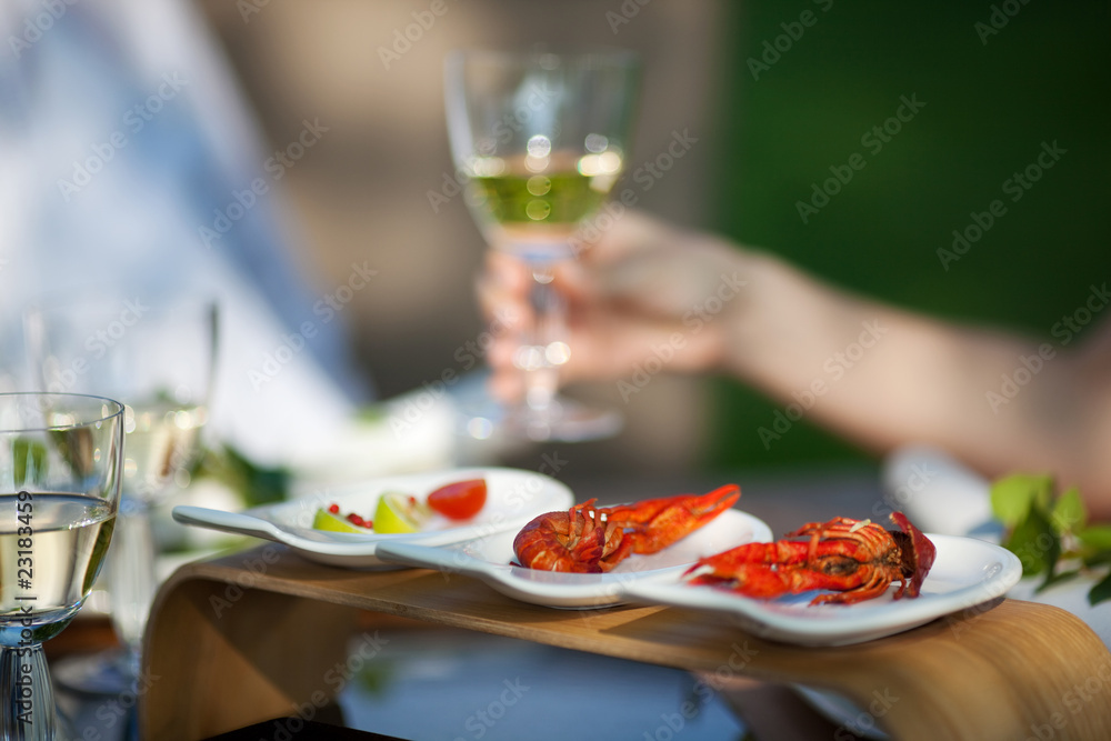 Fototapeta premium garnelen und weißwein