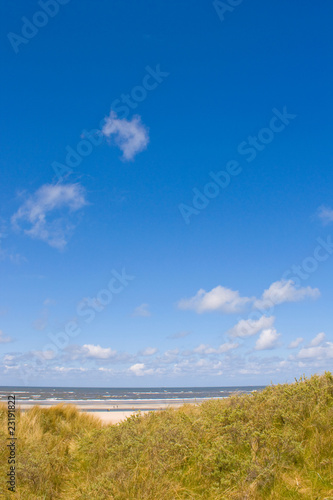 Idyllischer Tag an der Nordsee im Sommer