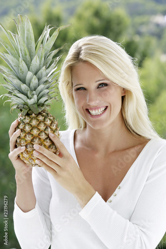 Nadja,portrait,ananas photo