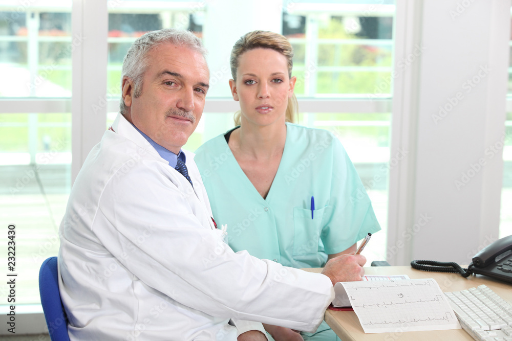 Médecin et infirmière Médecin et infirmière