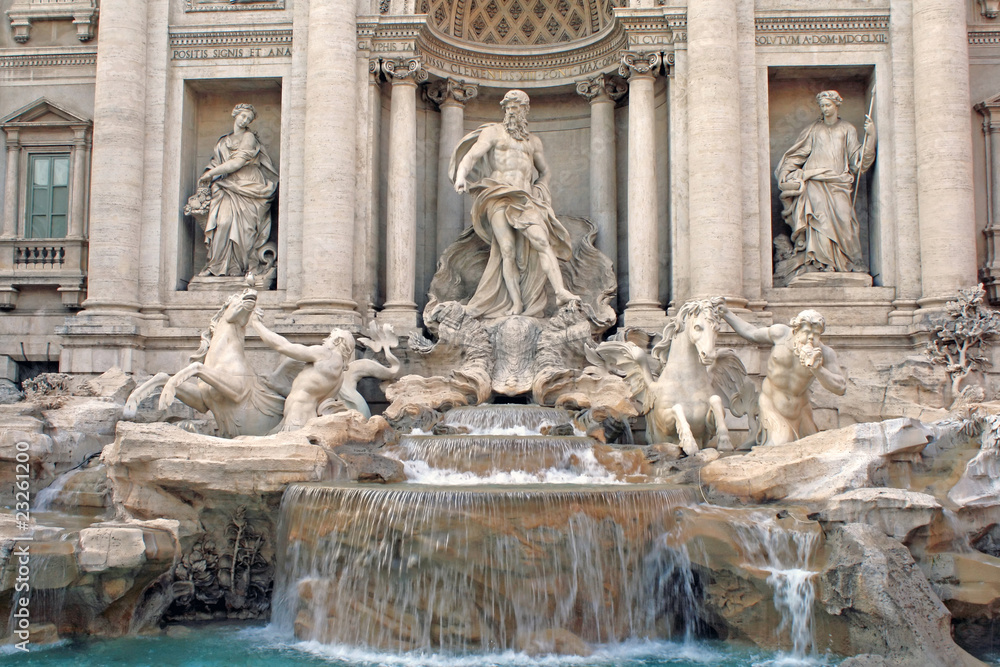 famous roman fountain Fontane di Trevi