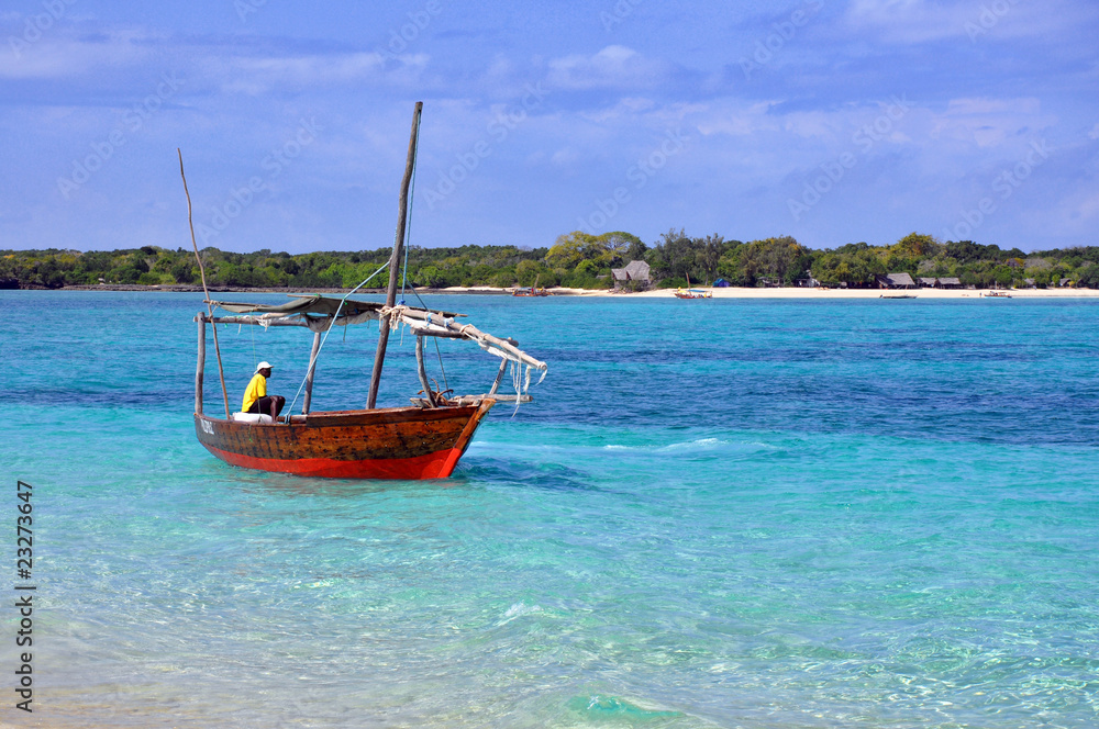 Barca nel mare a Zanzibar