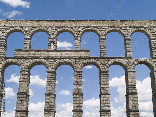 Segovia, acueducto romano, construído hace 2000 años, España