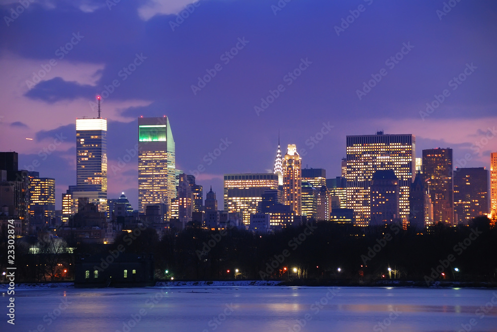 Fototapeta premium New York City Skyline at Dusk