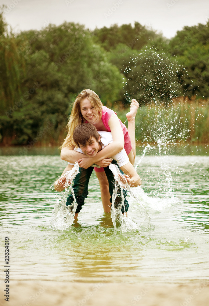 Fototapeta premium couple on the lake
