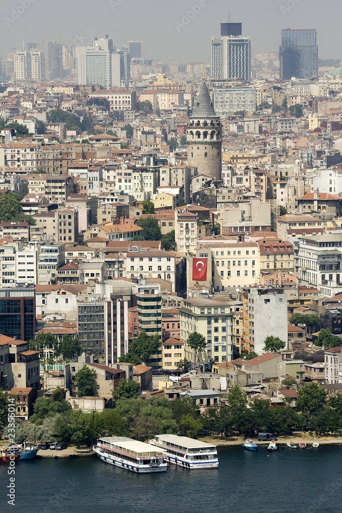 Obraz premium The Galata Tower: An Iconic Architectural Landmark in Istanbul