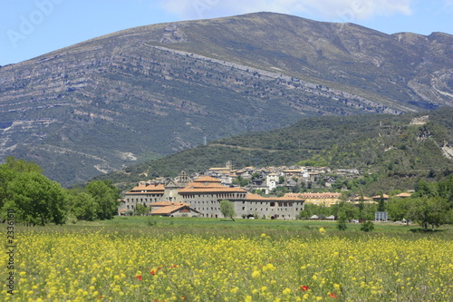 monasterio y pueblo de boltaña