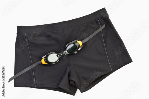 Badehose und Schwimmbrille photo