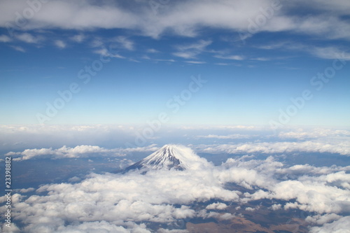 富士山と雲 © lanx
