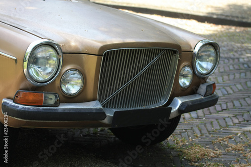 Dirty vintage car © Studio Porto Sabbia