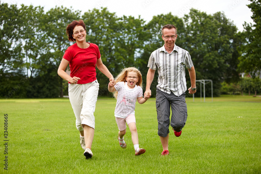 junge Familie zusammen