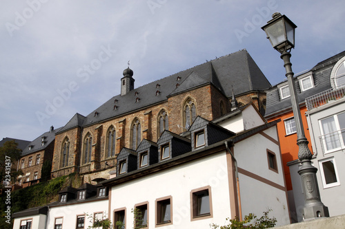 Saarburg Altstadt mit Kirche Laurentius