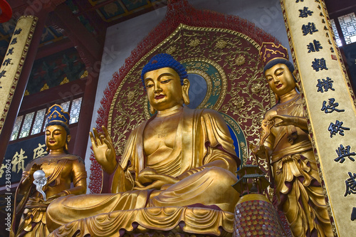 chine, hangzhou, temple de la solitude : bouddha