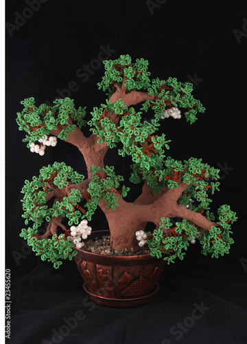 Tree from beads