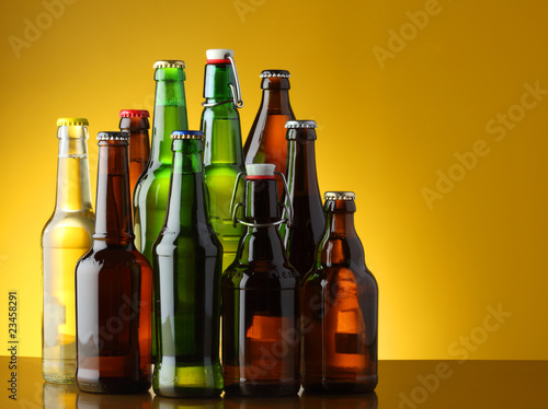 Bier Flaschen im Querformat