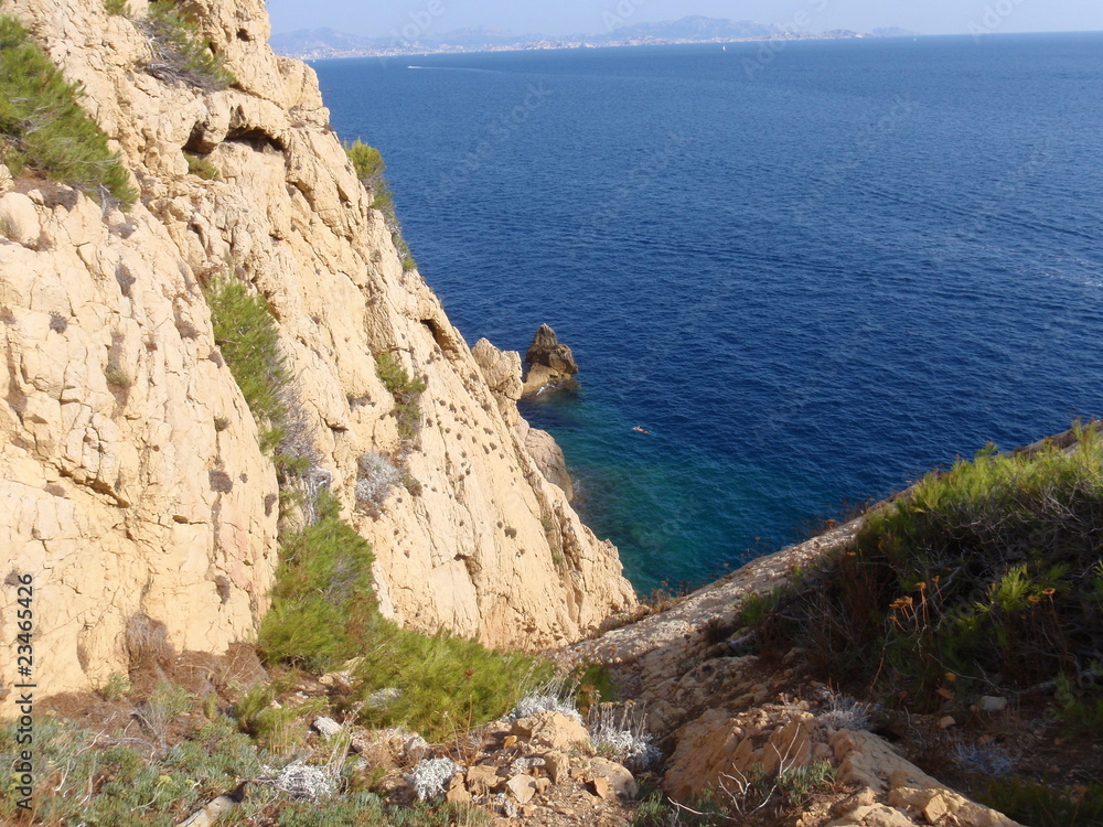 Falaise des calanques Méjean en Corse Falaise des calanques Méjean en Corse