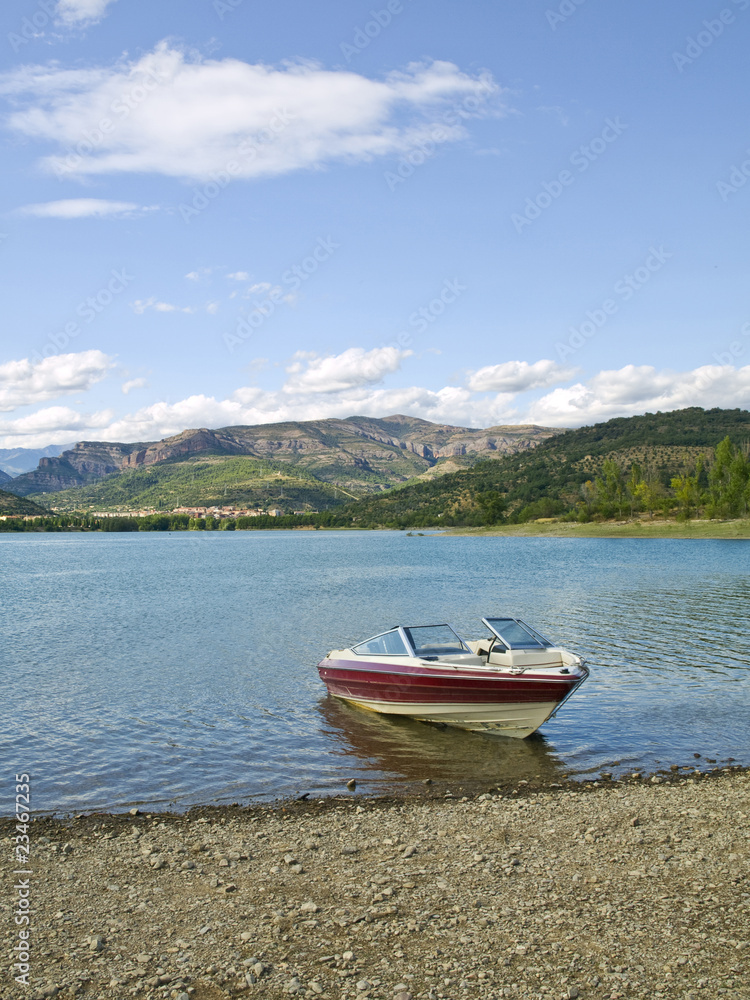 Yacht in the Lake Sant Antoni series
