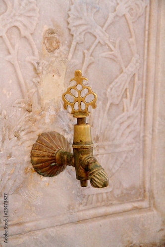 Obraz na płótnie water tap of Blue mosque in Istanbul w salonie