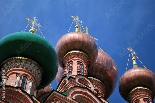 Les bulbes de l'église d'Ostankino à Moscou photo