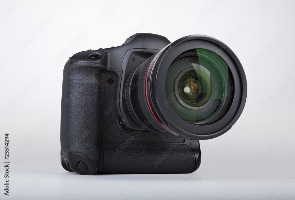 professionell DSLR Camera Front view with zoom lens professionell DSLR Camera Front view with zoom lens