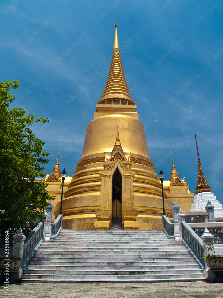 Fototapeta premium Phra Sri Ratana Chedi