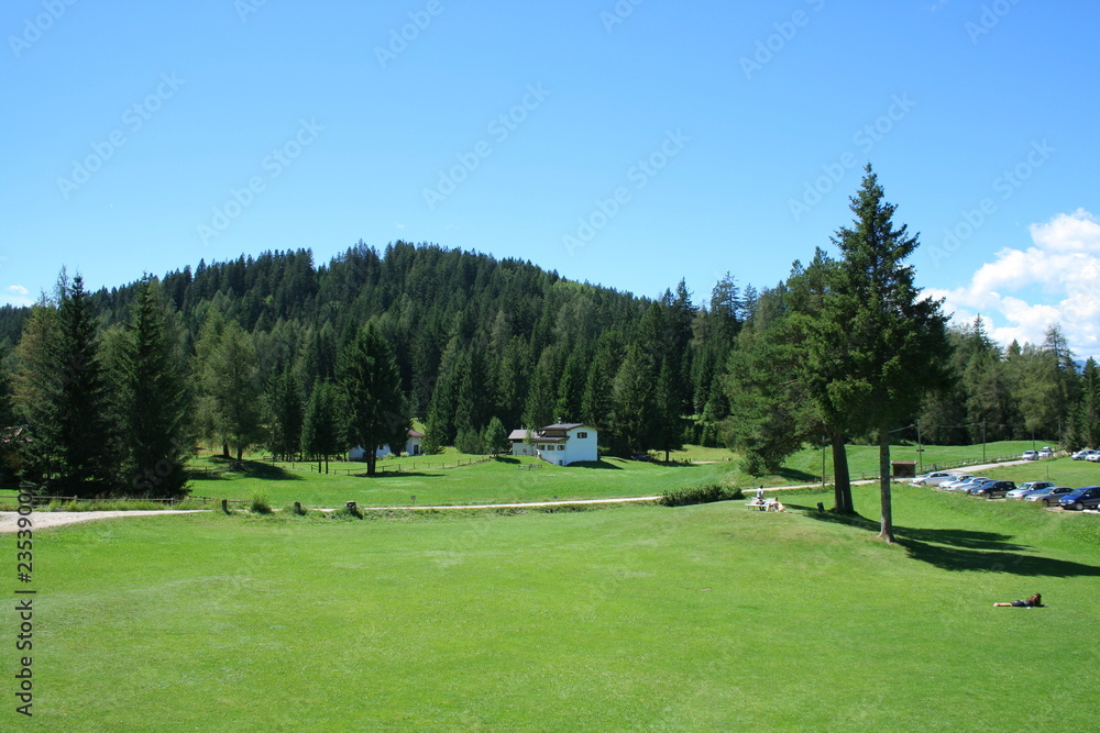 Fototapeta premium Di Non Valley under a perfect sky