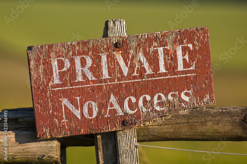 private no access sign