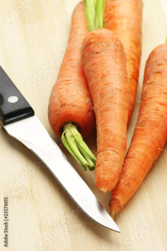 Carrots and knife